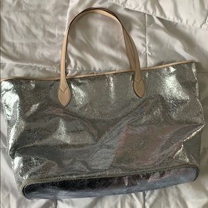 Sorial tote